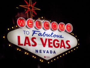 new-(and-unusual)-commission-lawsuit-alleges-collusion-in-sin-city